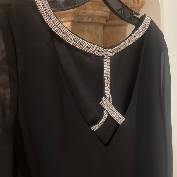 Dress - Picture 3 of 4